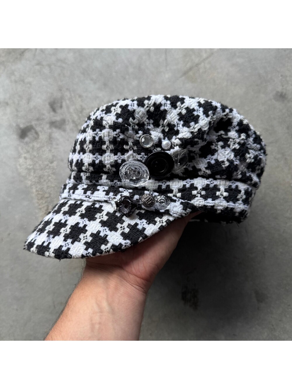 Vintage Y2K Black and White Herringbone Houndstooth Indie Newsboy Cadet Cap